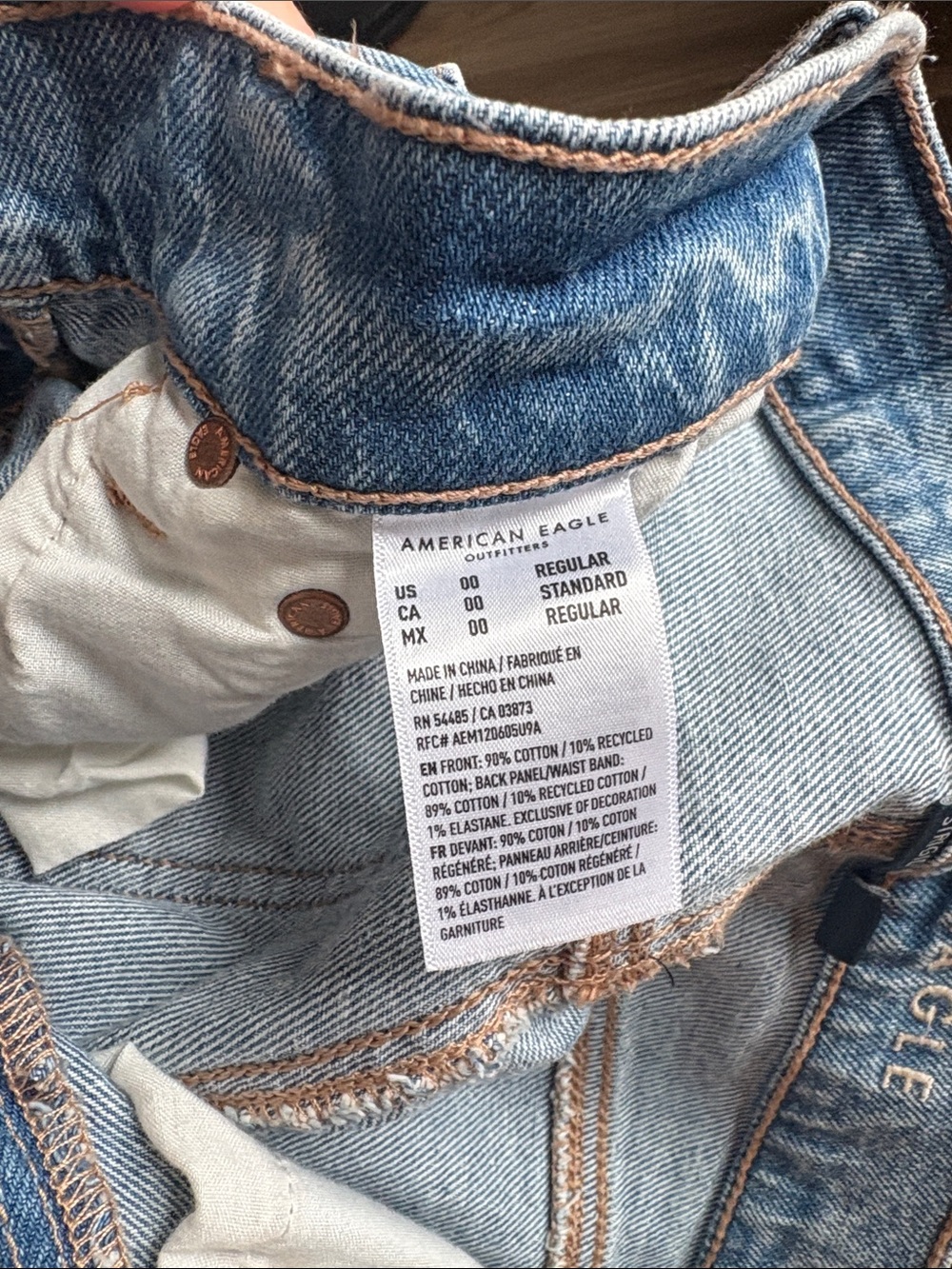 American Eagle Light Blue Denim Jeans with Contrast Stitching - Picture 5 of 5